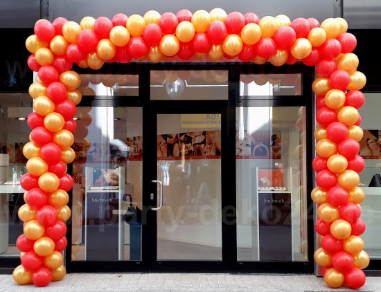 Hannover Luftballons: Luftballongirlanden in der City locken Kunden an!