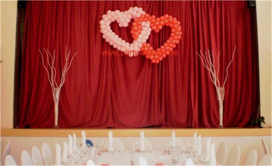 Hochzeitsdeko: Doppeltes Herz, besondere Ballondeko zur Hochzeit